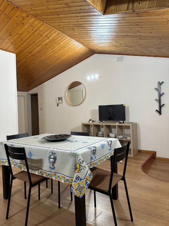 La Mansarda Di Melo Lägenhet CTA Exteriör bild